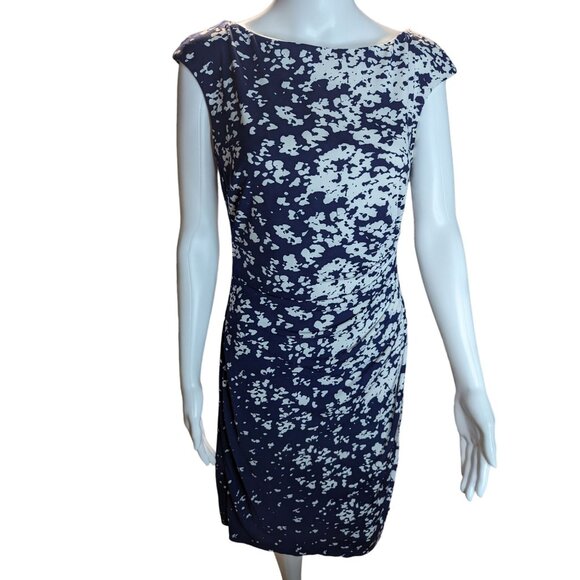 Chaps Women's Sheath Style Dress Navy Abstract Splatter Print Side Ruching Sz M - Picture 2 of 10